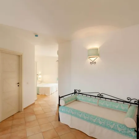 Aparthotel Baia Dei Mirti 4*
