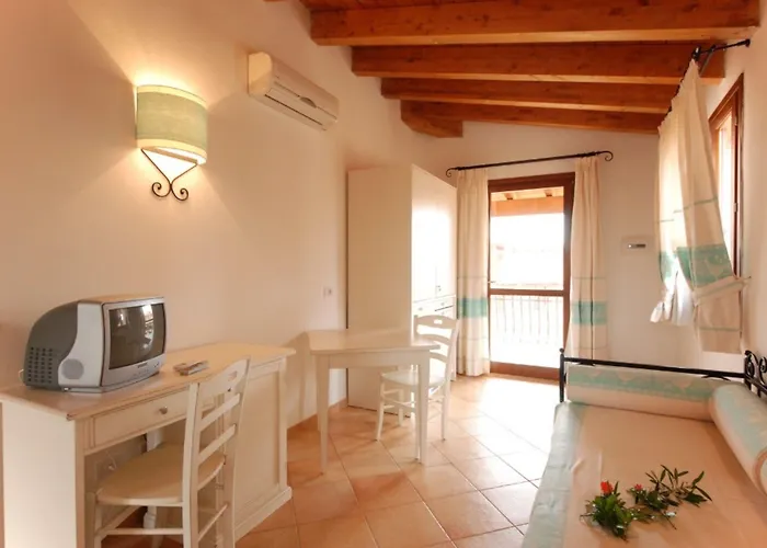 With Swimming-pool In Апарт-отель Vignola Mare